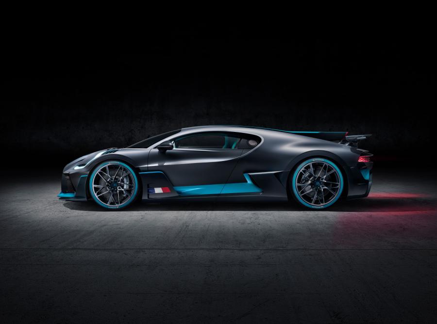  Bugatti Divo 2018 года  (фото 10 из 46)